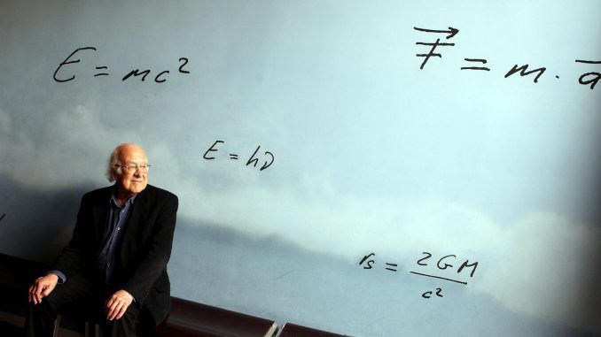 El físico británico Peter Higgs, autor de la teoría del ""bosón de Higgs"", en una imagen de archivo. EFE/Toni Albir
