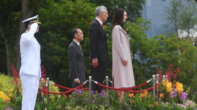 Jacinda Ardern durante la visita a Singapur. EFE/EPA/THEN CHIH WEY / POOL
