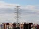 Vista general de una torre de alta tensión en la periferia de Valencia, en una fotografía de archivo. EFE/Miguel Ángel Polo