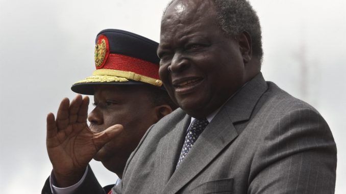 El expresidente keniata, Mwai Kibaki, en foto de archivo. EFE/Daniel Irungu
