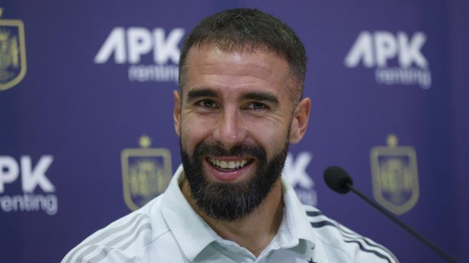 El defensa de la selección española, Dani Carvajal hoy en la Ciudad del Fútbol de Las Rozas. EFE/ Juan Carlos Hidalgo
