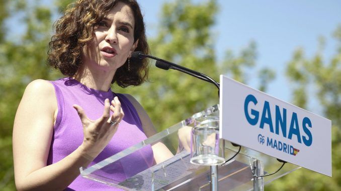 La presidenta de la Comunidad de Madrid, Isabel Díaz Ayuso, participa en un acto en Majadahonda, Madrid. EFE/Luca Piergiovanni
