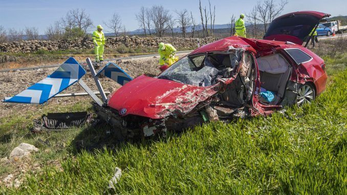 Una modificación de la ley sobre tráfico, circulación de vehículos a motor y seguridad vial obligará a la policía a notificar al juez todas las infracciones de tráfico que tengan como resultado víctimas mortales o heridos EFE/Wifredo Garcia/Archivo
