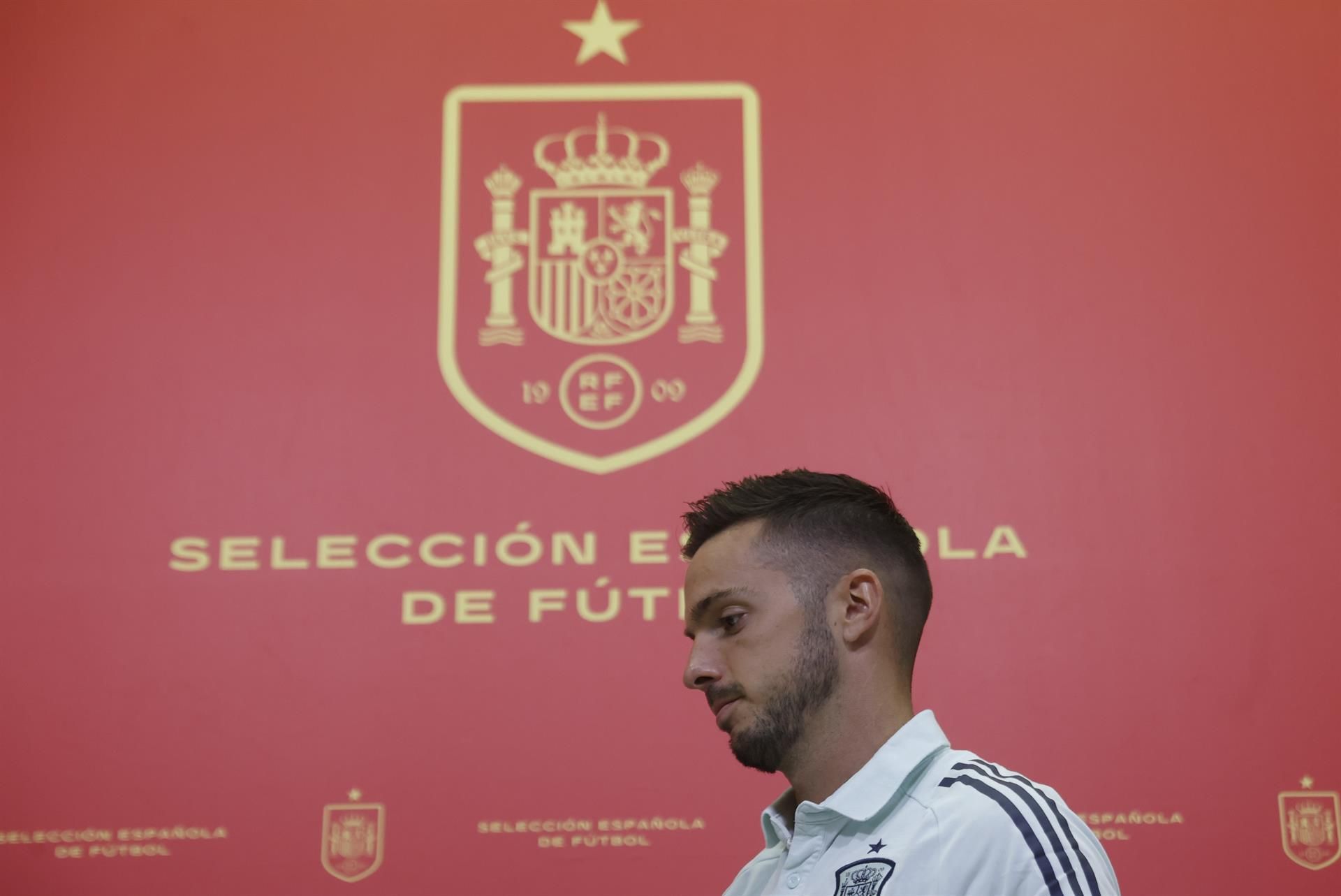 El delantero de la selección española Pablo Sarabia durante la rueda de prensa ofrecida en la Ciudad del Fútbol de Las Rozas este martes. EFE/ Juan Carlos Hidalgo
