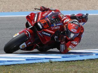 El piloto italiano Francsco Bagnaia (Ducati Lenovo Team) durante el Gran Premio de España de Motociclismo de MotoGP. EFE/Jose Manuel Vidal