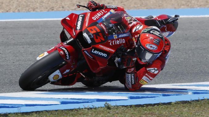 El piloto italiano Francsco Bagnaia (Ducati Lenovo Team) durante el Gran Premio de España de Motociclismo de MotoGP. EFE/Jose Manuel Vidal
