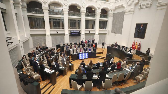 Vista del pleno en el Ayuntamiento en una fotografía de archivo. EFE/Javier Lizón
