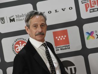 El actor chileno Alfredo Castro a su llegada a la ceremonia de entrega de los Premios Platino, este 1 de mayo de 2022  en el recinto IFEMA de Madrid. EFE/Víctor Lerena
