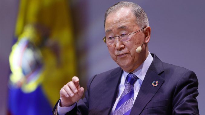 El ex secretario general de la ONU Ban Ki-moon habla durante un conversatorio académico hoy, en la Universidad de Los Andes, en Bogotá (Colombia). EFE/ Mauricio Dueñas Castaeda
