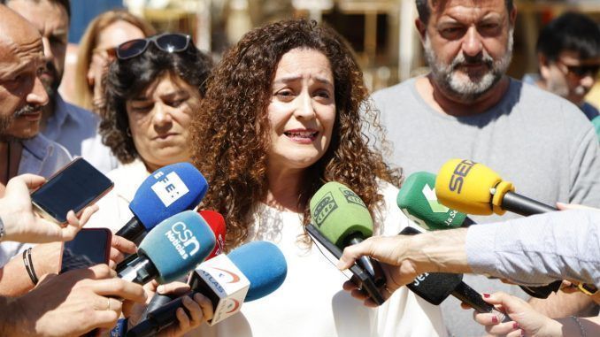 La candidata de Por Andalucía a la Junta, Inmaculada Nieto, atiende a los medios. EFE/Archivo
