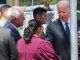 El presidente de Estados Unidos, Joe Biden, y su esposa, Jill, visitan, este 29 de mayo de 2022, la escuela primaria Robb de Uvalde (Texas). EFE/Tannen Maury