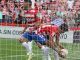 El centrocampista del Granada Luis Milla (i) tras marcar gol ante el Celta durante el partido de Liga que disputaRON en el Nuevo Estadio Los Cármenes de Granada. EFE/ Pepe Torres