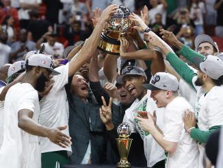 Los jugadores de los Boston Celtics celebran su título de la conferencia del Este, este 29 de mayo de 2022. EFE/EPA/Rhona Wise/ SHUTTERSTOCK OUT