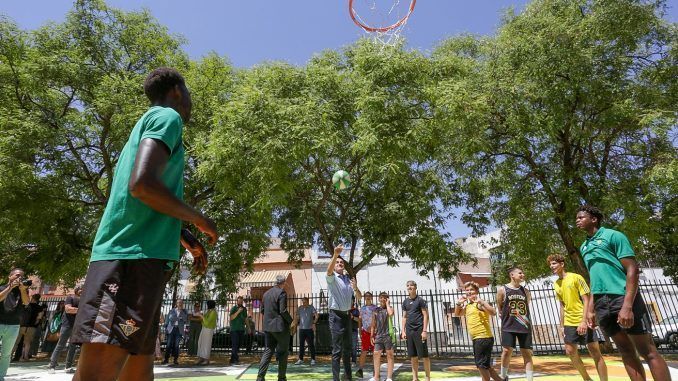 Tras la inauguración del espacio en el Polígono Norte, se han puesto en marcha a las canastas.