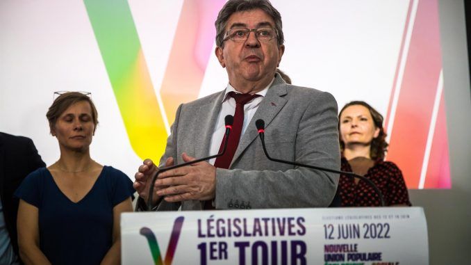 El líder de la izquierda francesa y aspirante al puesto de primer ministro tras las elecciones legislativas del domingo, Jean-Luc Mélenchon, el pasado domingo en París. EFE/EPA/CHRISTOPHE PETIT TESSON
