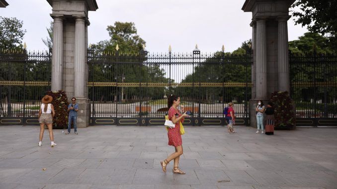 Exteriores del Parque del Retiro de Madrid, en una fotografía de archivo. EFE/Rodrigo Jiménez.
