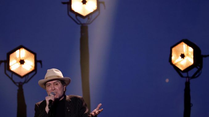 Imagen de archivo del cantautor Joaquín Sabina durante la gala de la última edición de los Premios Goya. EFE/kai Forsterling
