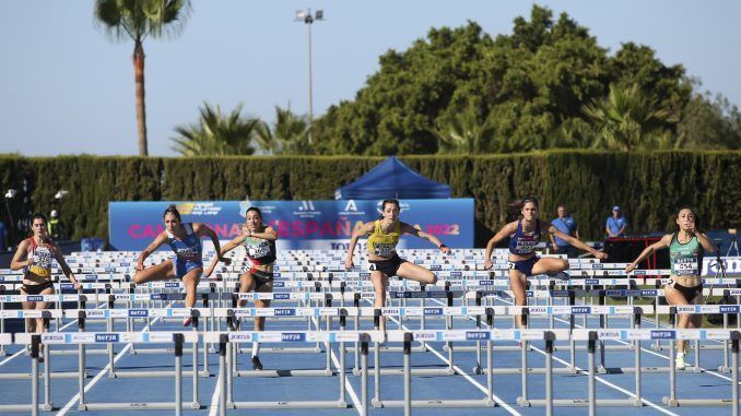 Una prueba de los Campeonatos de España Absolutos de atletismo que se disputan en Nerja. EFE/Daniel Pérez
