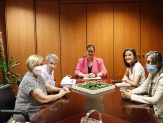 La Alcaldesa de Móstoles se ha reunido con el Presidente de la Asociación de Parkinson de Móstoles.
