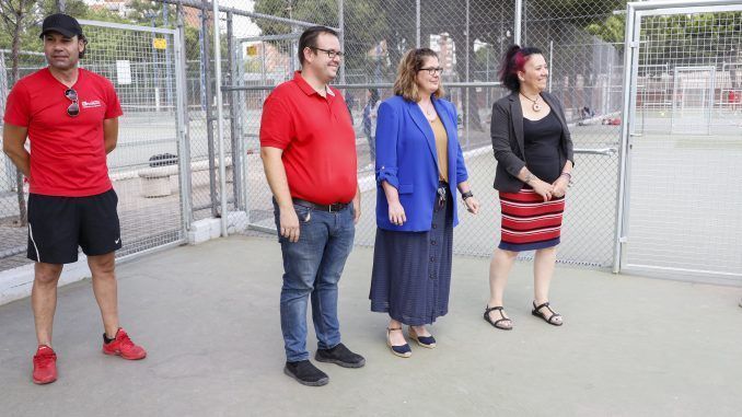 La Alcaldesa de Móstoles ha visitado las colonias deportivas que se están desarrollando en los polideportivos Villafontana y Andrés Torrejón.