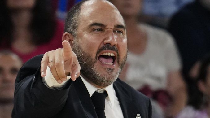 El entrenador del Real Madrid, Chus Mateo, en una foto de archivo. EFE/ Enric Fontcuberta.
