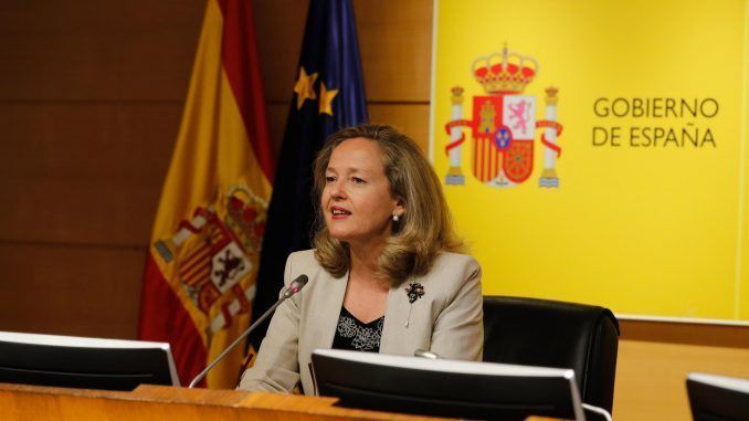 La vicepresidenta Económica, Nadia Calviño, en rueda de prensa tras la reunión del Consejo Asesor de Economía este lunes, en la sede del Ministerio, Madrid. EFE/ Luis Millan
