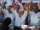 El candidato presidencial Luiz Inácio Lula da Silva (c) saluda a simpatizantes a su llegada para un acto de campaña hoy, en Fortaleza, Ceará (Brasil). EFE/Jarbas Oliveira