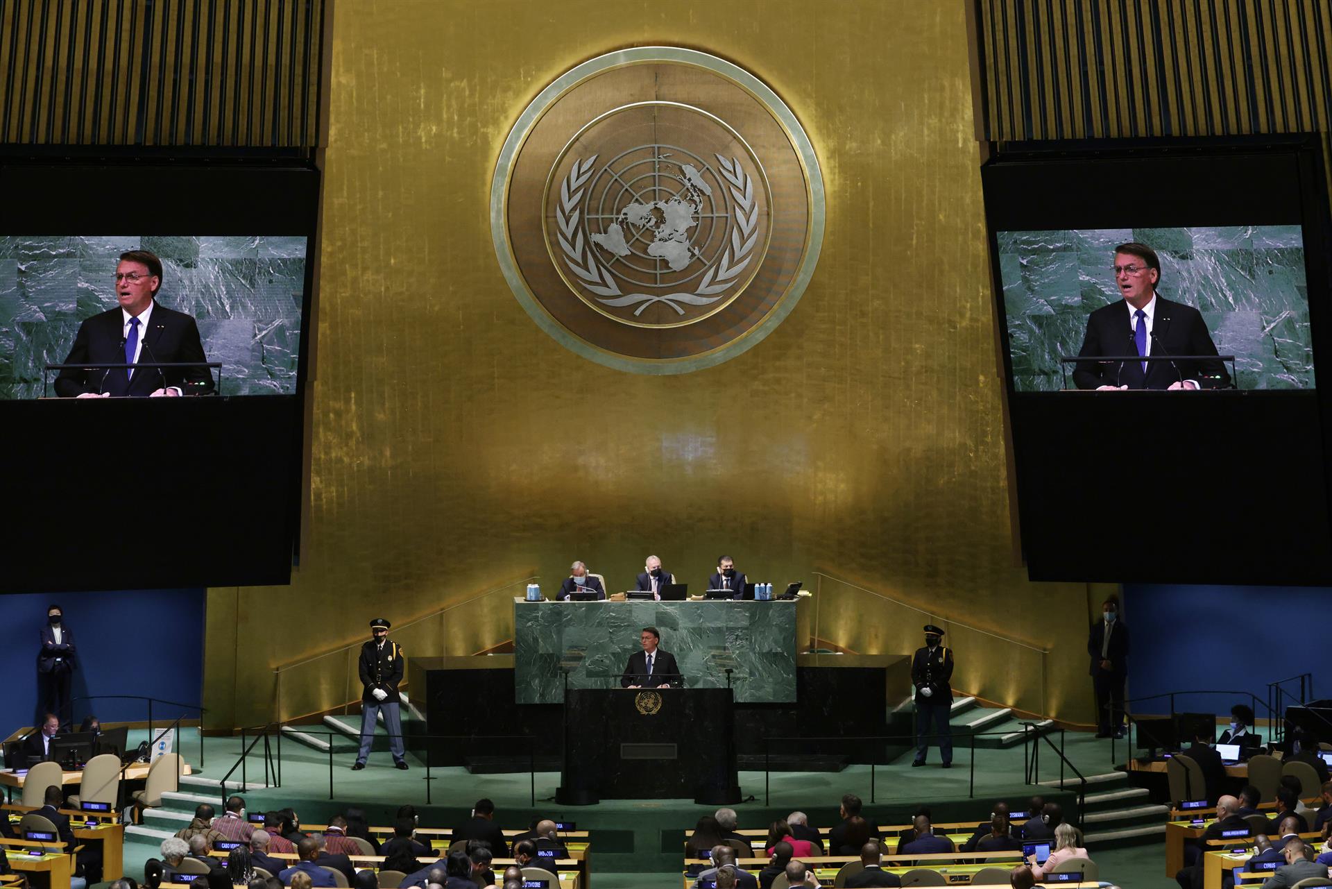 El presidente de Brasil, Jair Messias Bolsonaro, participa en la Asamblea General de la ONU, este 20 de septiembre de 2022, en Nueva York. EFE/Jason Szenes
