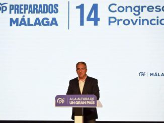 El coordinador general del PP Elías Bendodo durante el 14 Congreso del PP de Málaga, hoy viernes en Marbella. EFE/José Sánchez