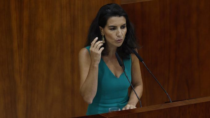 La portavoz de Vox en la Asamblea de Madrid, Rocío Monasterio, interviene durante la segunda sesión del debate del estado de la región en la Asamblea de Madrid, este martes. EFE/ J.J. Guillén
