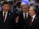 Los presidentes chino, Xi Jinping (I), ruso, Vladimir Putin (C), y uzbeko, Shavkat Mirziyoyev (D), ayer en Samarmanda para la cumbre de la Organización de la Cooperación de Shanghái (OCS). EFE/EPA/SERGEI BOBYLEV/SPUTNIK/KREMLIN POOL MANDATORY CREDIT