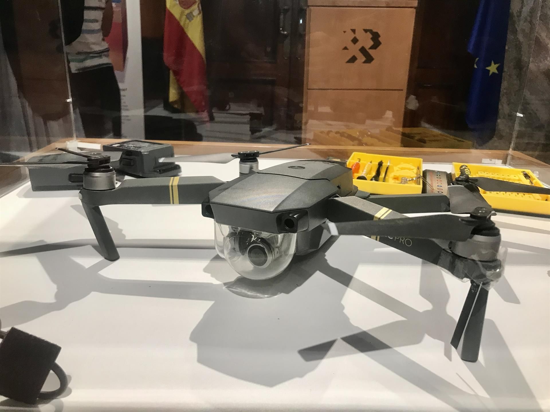 Un dron utilizado para la observación de imágenes en tiempo real. EFE/Antonio López Gabaldón

