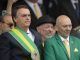 El presidente de Brasil, Jair Bolsonaro (i) y el empresario Luciano Hang (d), participan hoy durante el desfile de celebración del Bicentenario de la Independencia de Brasil en Brasilia (Brasil). EFE/Joedson Alves