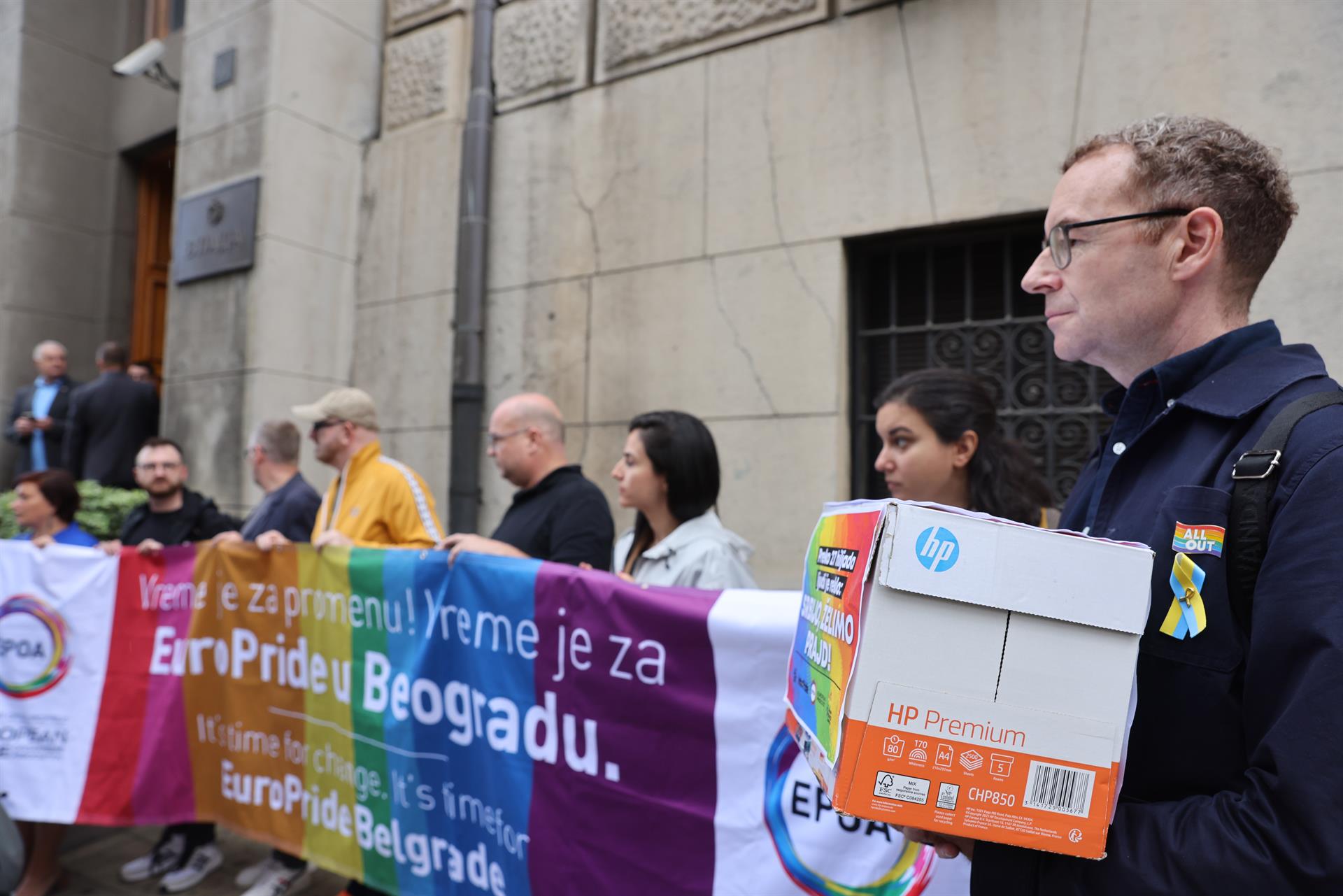Los organizadores de la EuroPride se manifiestan en Belgrado. EFE/EPA/ANDREJ CUKIC
