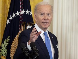 El presidente de Estados Unidos, Joe Biden, responde a las preguntas de la prensa en la Casa Blanca, en Washington (EE.UU.), este 30 de septiembre de 2022. EFE/EPA/Michael Reynolds