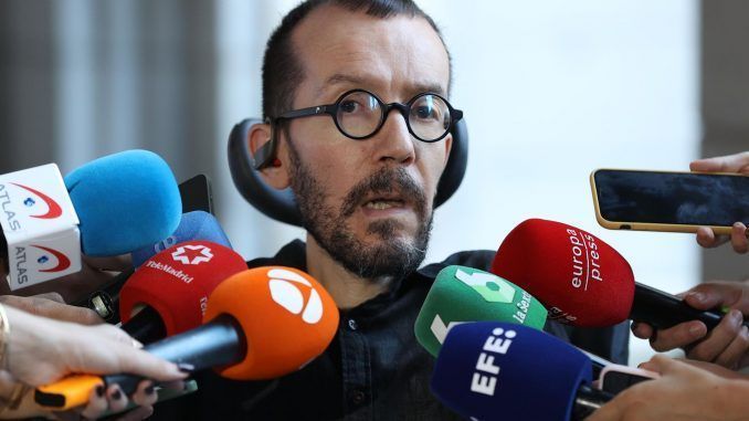 El portavoz de Podemos, Pablo Echenique, atiende a la prensa. EFE/Archivo
