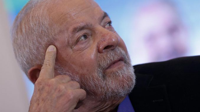 El candidato a la presidencia de Brasil Luiz Inácio Lula da Silva asiste a un acto de campaña en Sao Paulo (Brasil). EFE/Fernando Bizerra
