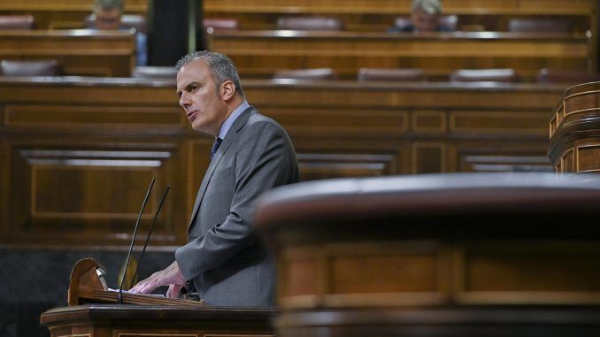 El secretario general de VOX, Javier Ortega Smith, interviene durante el pleno del Congreso de los Diputados celebrado este martes en Madrid. EFE/ Fernando Villar