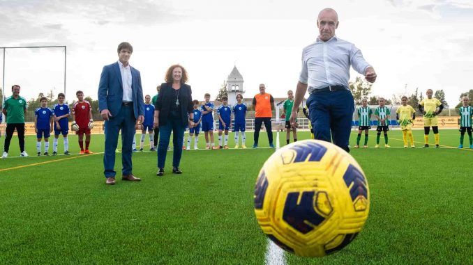 Inauguracion Cesped del campo de fútbol de Bellavista