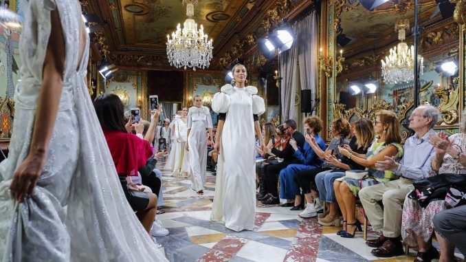 Las novias arrasan: la moda nupcial vuelve a vestirse de fiesta - Vivir  Ediciones