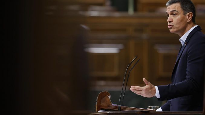 El presidente del Gobierno, Pedro Sánchez, comparece este jueves en el Congreso para informar de las medidas económicas y sociales adoptadas ante la crisis provocada por la guerra en Ucrania y para dar cuenta de la reunión del último Consejo Europeo. EFE/ Javier Lizón
