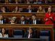 La portavoz del Partido Popular, Cuca Gamarra (d) durante el pleno celebrado este miércoles en el Congreso de los Diputados. EFE/J.J.Guillén