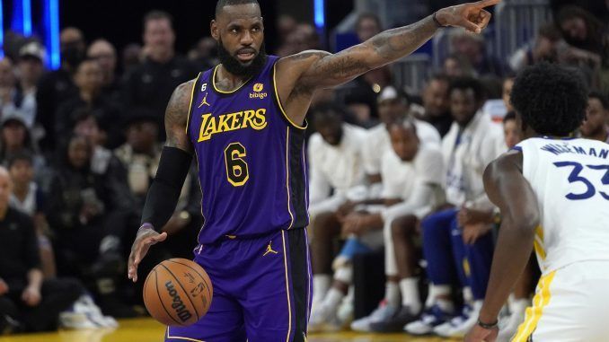 Fotografía de archivo de LeBron James (i) de Los Angeles Lakers. EFE/EPA/JOHN G. MABANGLO SHUTTERSTOCK OUT
