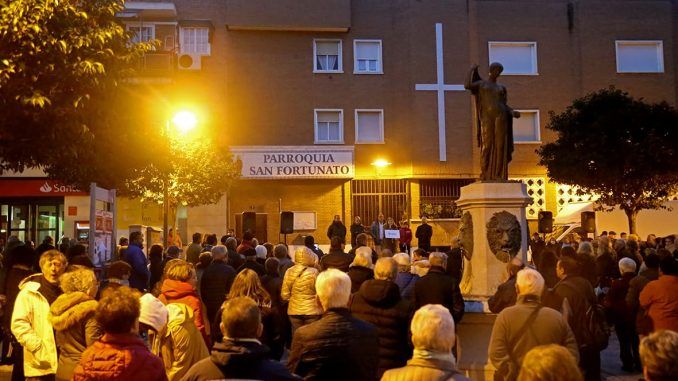 Concentración en la Plaza de La Fortuna contra los recortes de las urgencias del Centro de Salud Marie Curie