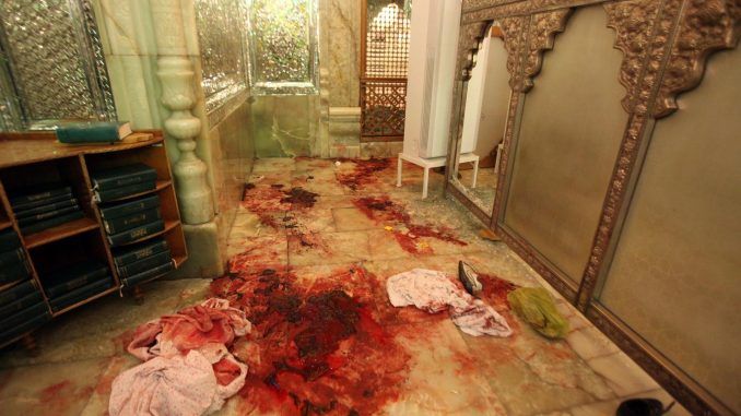 Foto después del ataque terrorista del el pasado 26 de octubre contra el santuario Shahcheragh, en Shiraz (Irán) EFE/EPA/MOHAMMADREZA DEHDARI
