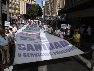 Imagen de archivo de una manifestación de la 'marea blanca' en Madrid en defensa de la sanidad pública. EFE/ Victor Lerena
