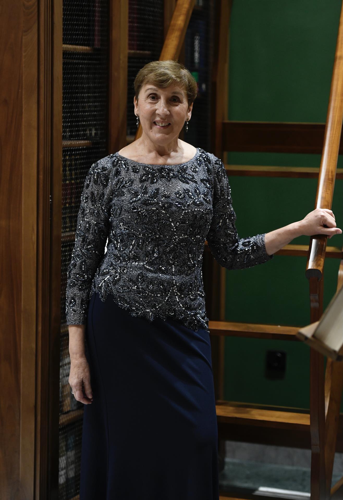 La escritora, filóloga, catedrática universitaria e investigadora española Paloma Díaz-Mas ingresa este domingo en la silla "i" de la Real Academia Española, durante el acto que se celebra en la sede de la RAE en Madrid. EFE/Víctor Lerena
