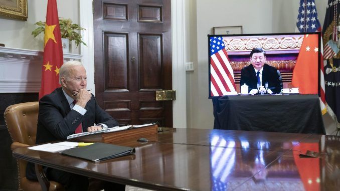 Imagen de archivo del presidente de los EE. UU., Joe Biden, durante una reunión con el presidente de China, Xi Jinping. EFE/EPA/SARAH SILBIGER / POOL
