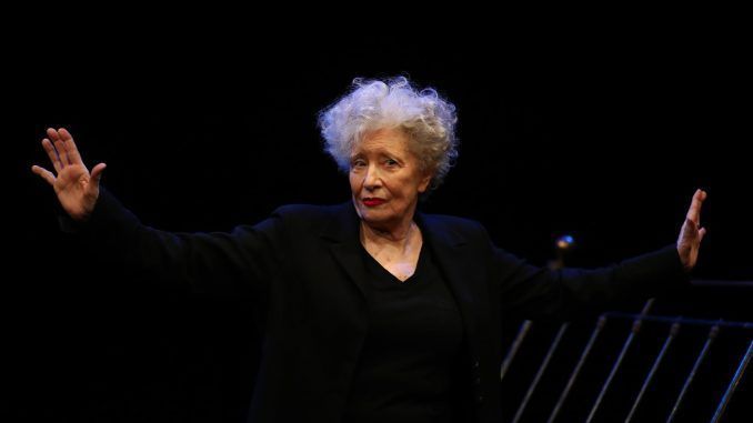 Imagen de archivo de la actriz Magüi Mira durante el pase gráfico de "Magüi Mira Molly Bloom", en el Teatro Quique San Francisco de Madrid. EFE/ Miguel Oses
