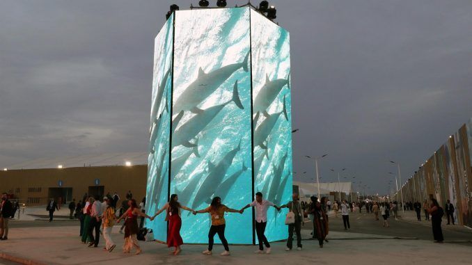 Sharm El-sheikh (Egypt), 17/11/2022.- People attend the COP27 UN Climate Summit EFE/EPA/KHALED ELFIQI
